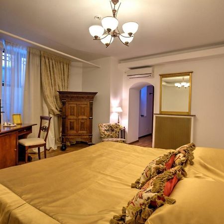 The Vintage - Wonderful Apartment In Best Location Craiova Eksteriør billede