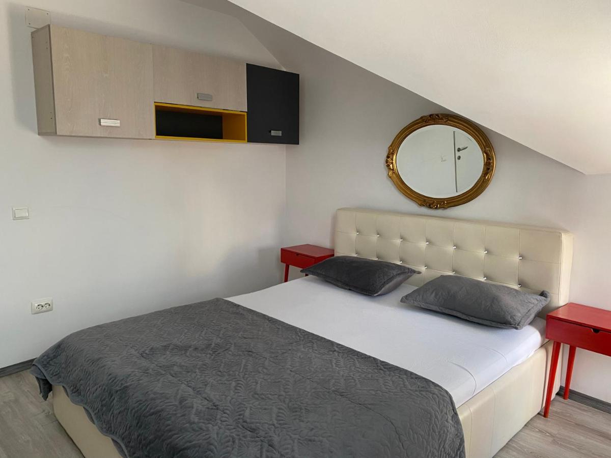 The Vintage - Wonderful Apartment In Best Location Craiova Eksteriør billede