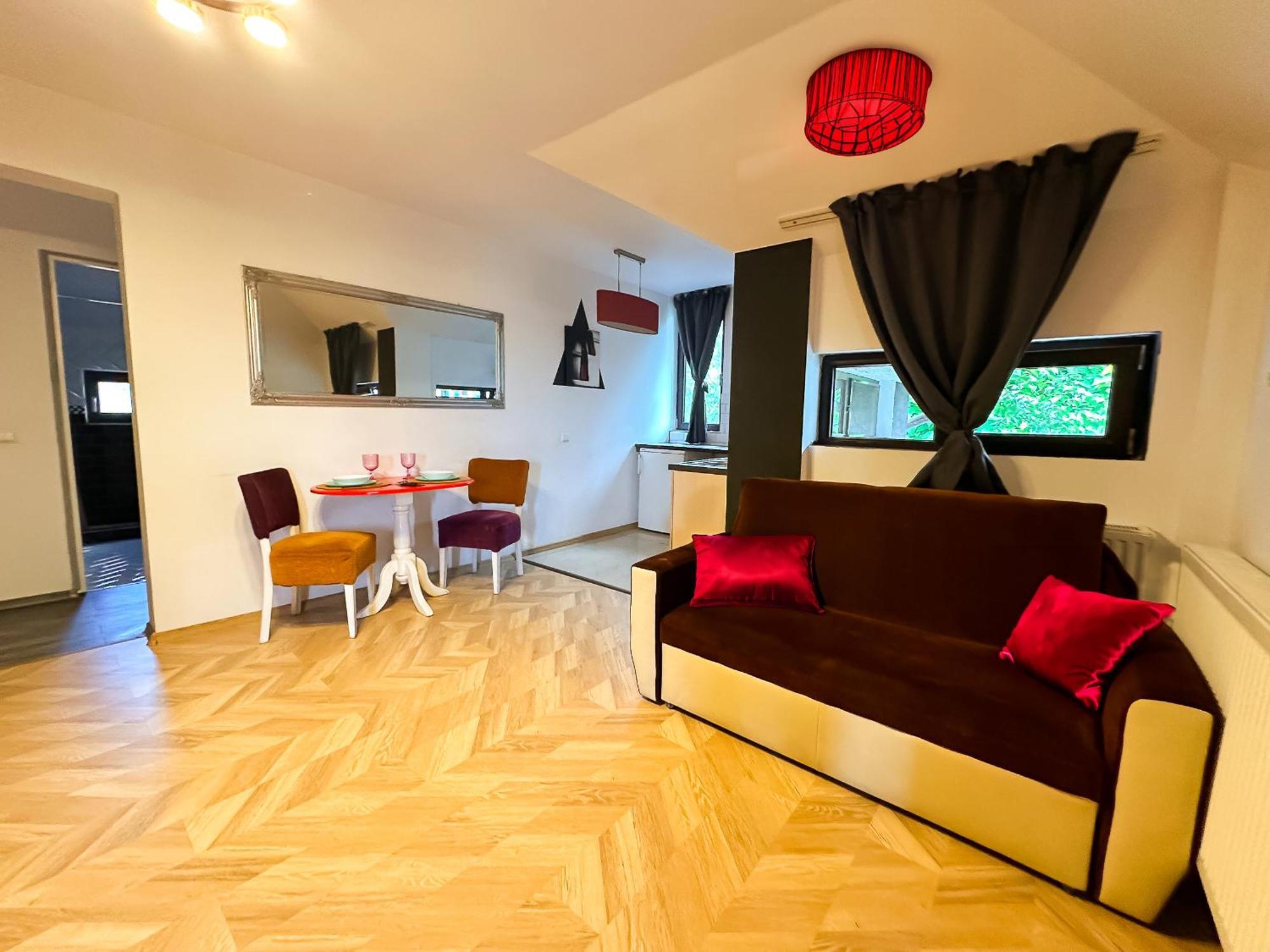 The Vintage - Wonderful Apartment In Best Location Craiova Eksteriør billede